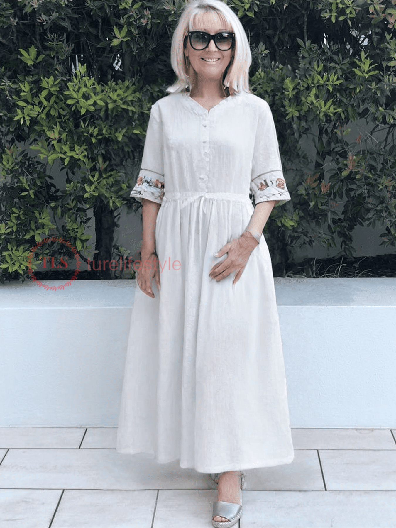 Jacquard Embroidered V-neck Dress for Women's Loose and Thin Lace-up Waist Temperament Long Skirt