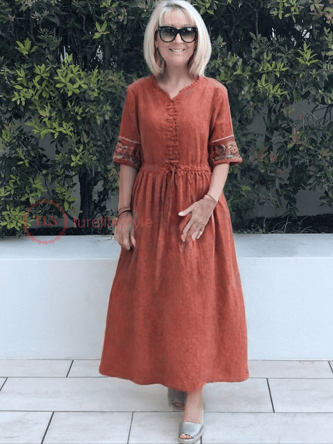Jacquard Embroidered V-neck Dress for Women's Loose and Thin Lace-up Waist Temperament Long Skirt