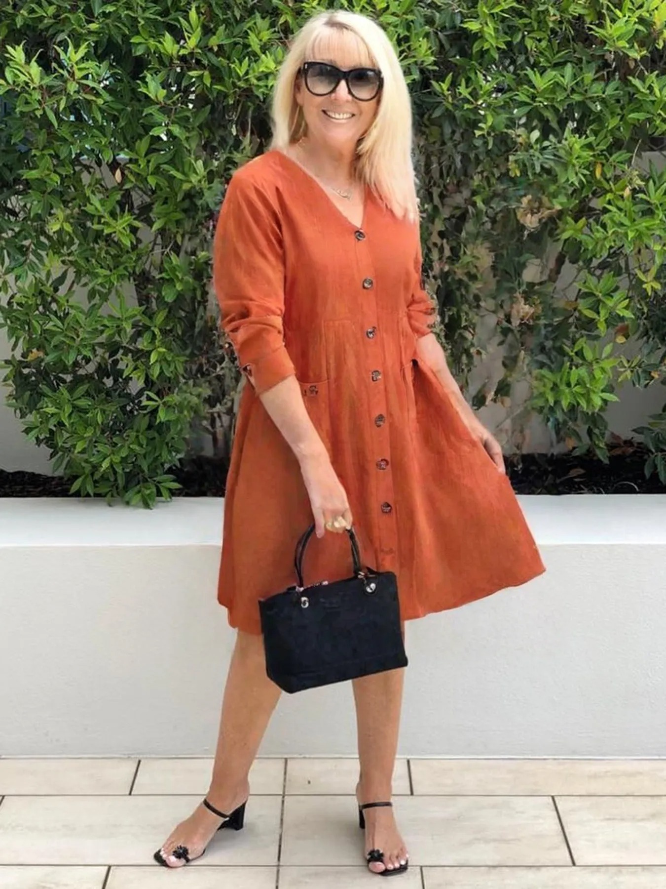 Button terracotta A-shaped V-neck long-sleeved dress