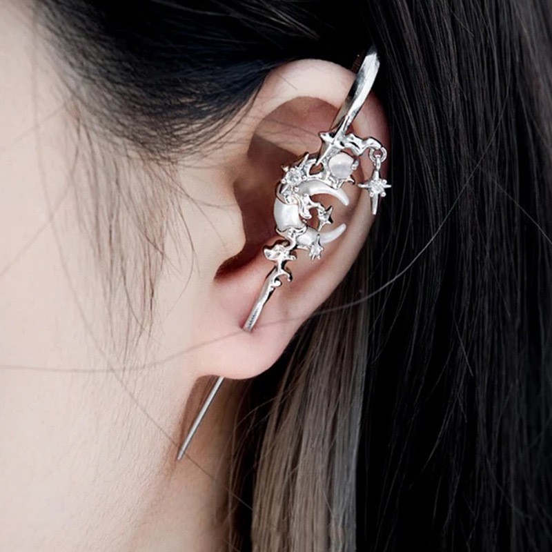 Star and moon earrings, fashionable and cool style