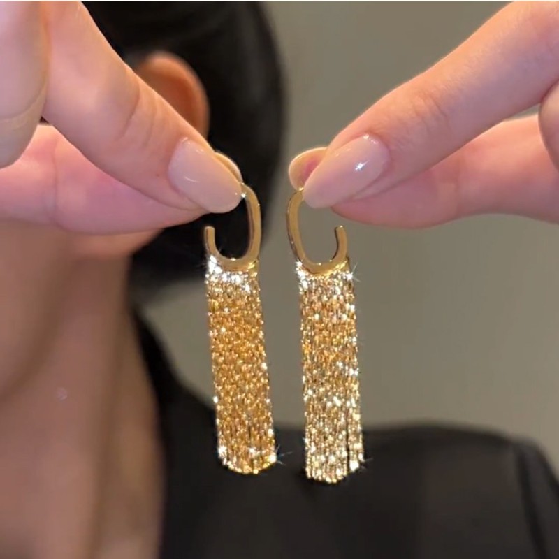 Temperament G Tassel Earrings