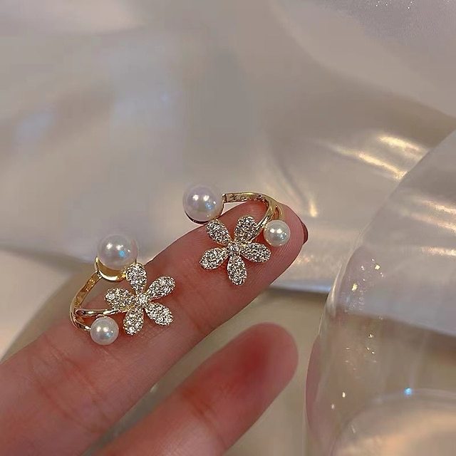 Women's Stud Earrings Drop Earrings Hoop Earrings Geometrical Heart Flower Shape Vintage Stylish Simple Luxury Sweet Earrings Jewelry 1