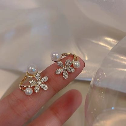 Women's Stud Earrings Drop Earrings Hoop Earrings Geometrical Heart Flower Shape Vintage Stylish Simple Luxury Sweet Earrings Jewelry 1