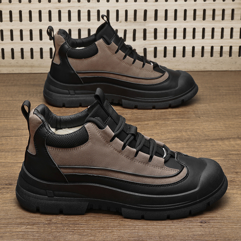 Adidași caldi de iarnă