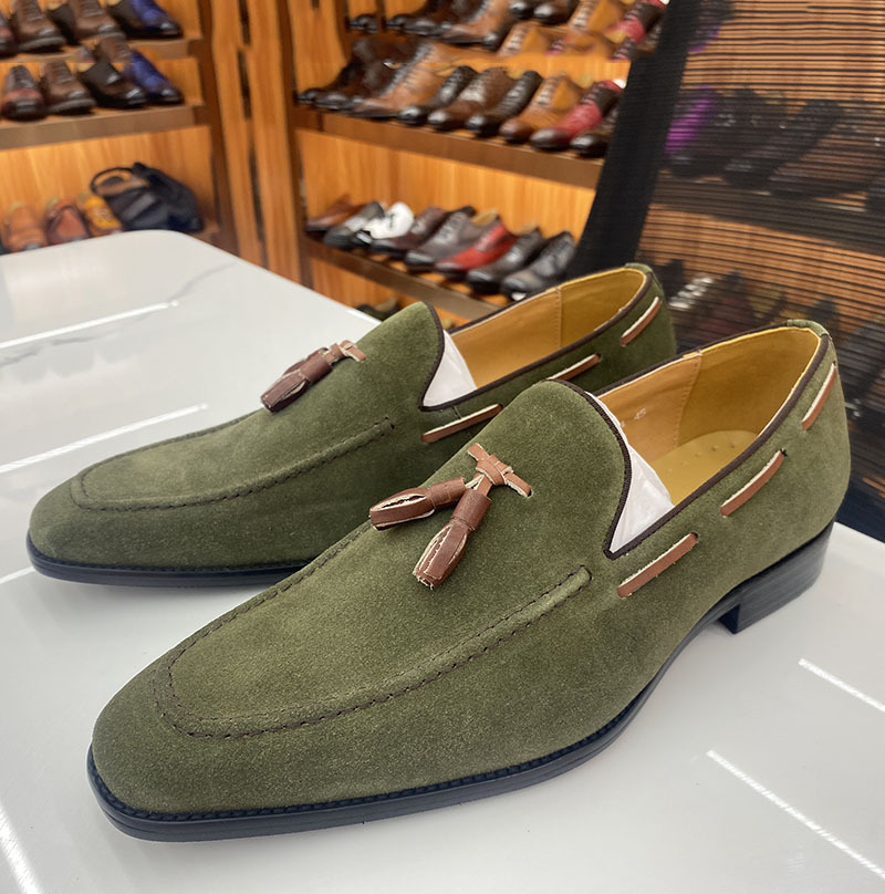 Men's stylish green tassel casual shoes