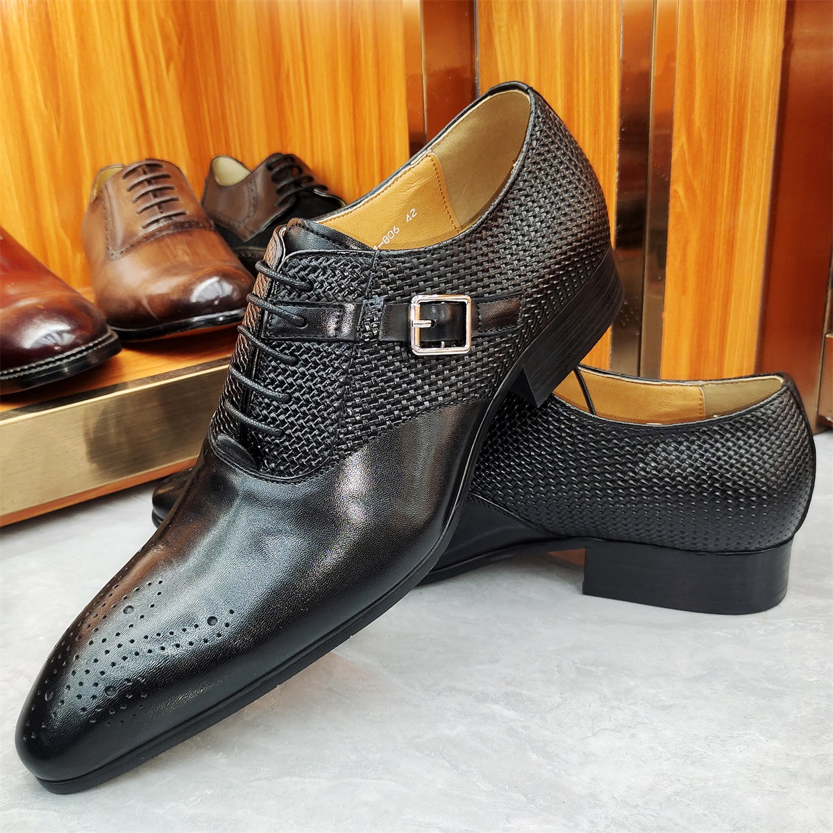 Men's Summer Genuine Leather Lace-Up Metal Buckle Brogue Oxford Shoes