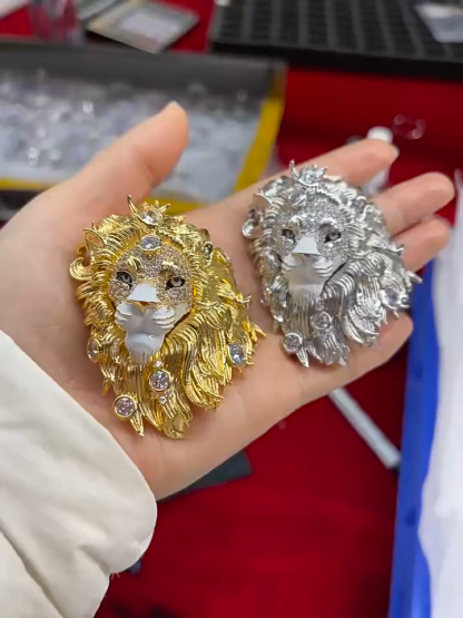 Men's Lion Head Brooch