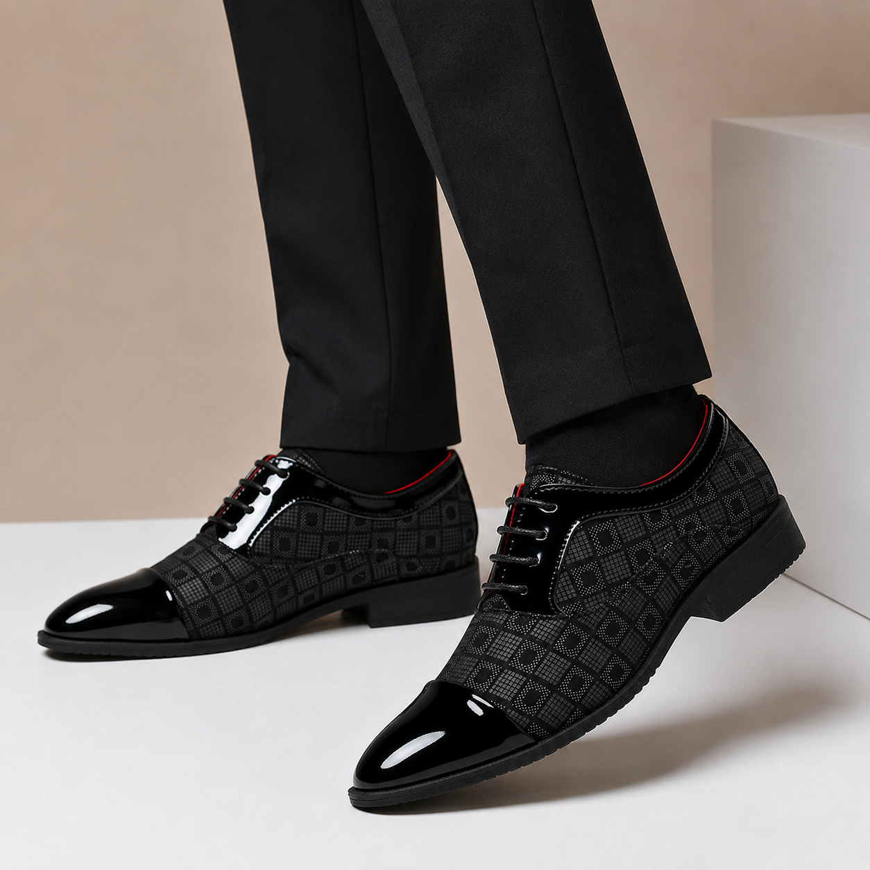 Men’s Plaid Lace-Up Dress Shoes