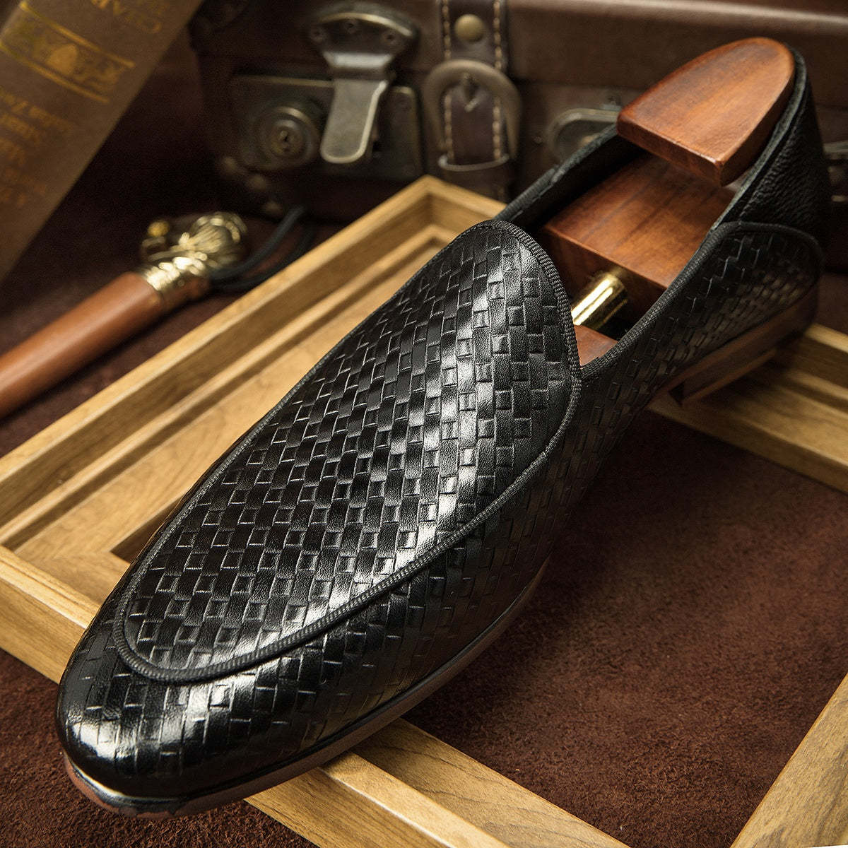 luxury black color slip-on leather loafers shoes men