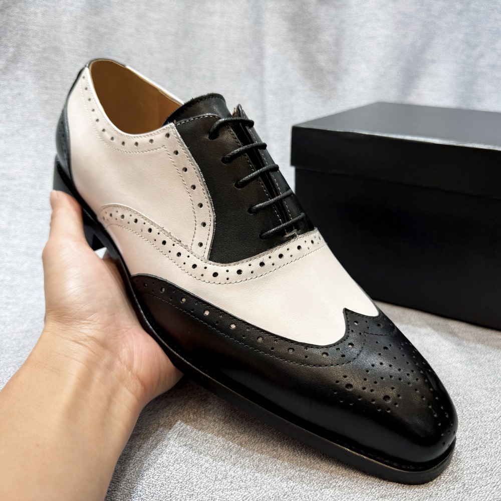 Premium Leather Men’s Brogue-Carved Black & White Color-Blocking Oxford Shoes