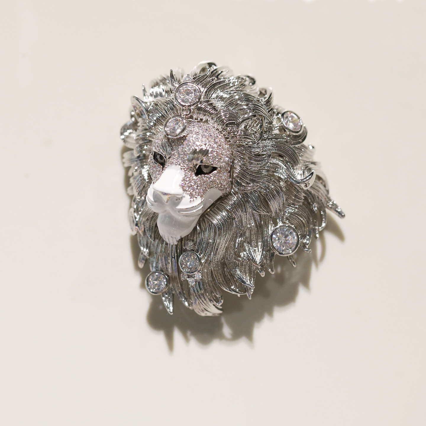 Men's Lion Head Brooch