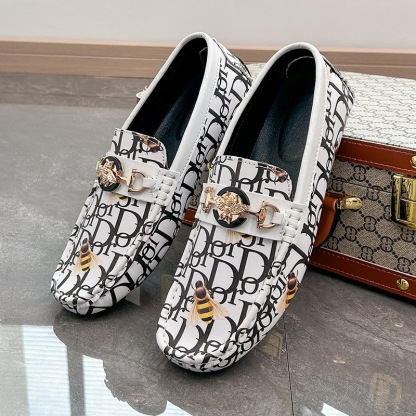 Chic Men’s Loafers with Bee Detail and Monogram Print