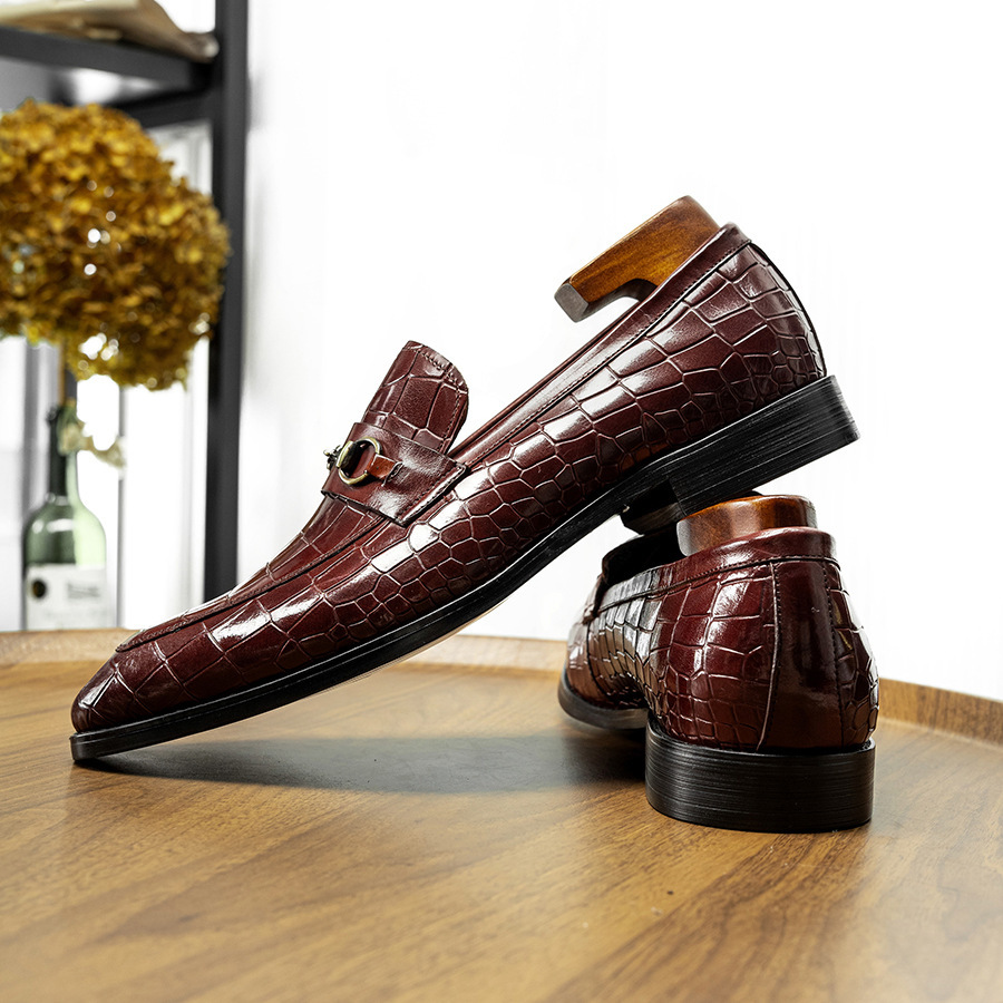 Men's leather shoes new business formal shoes men's Korean style pointed men's shoes cowhide horsebit buckle loafers