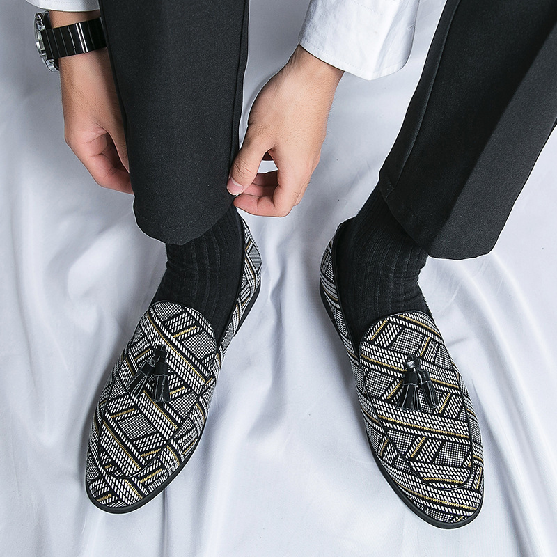 Men's slip-on fashion leather shoes cross-border large size 48 ethnic style slip-on lazy leather shoes men's loafers