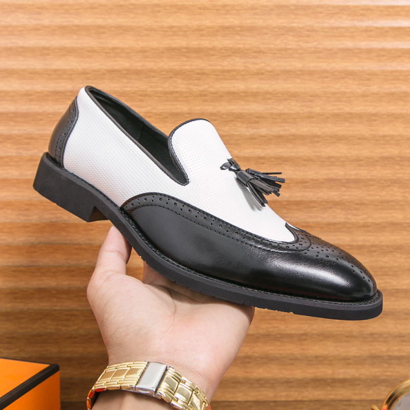 The new men's fashion tassel loafers shoes