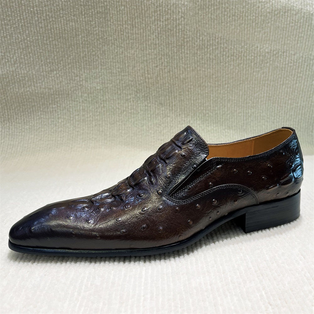 Exquisitely carved dark brown loafers, luxurious and elegant texture h