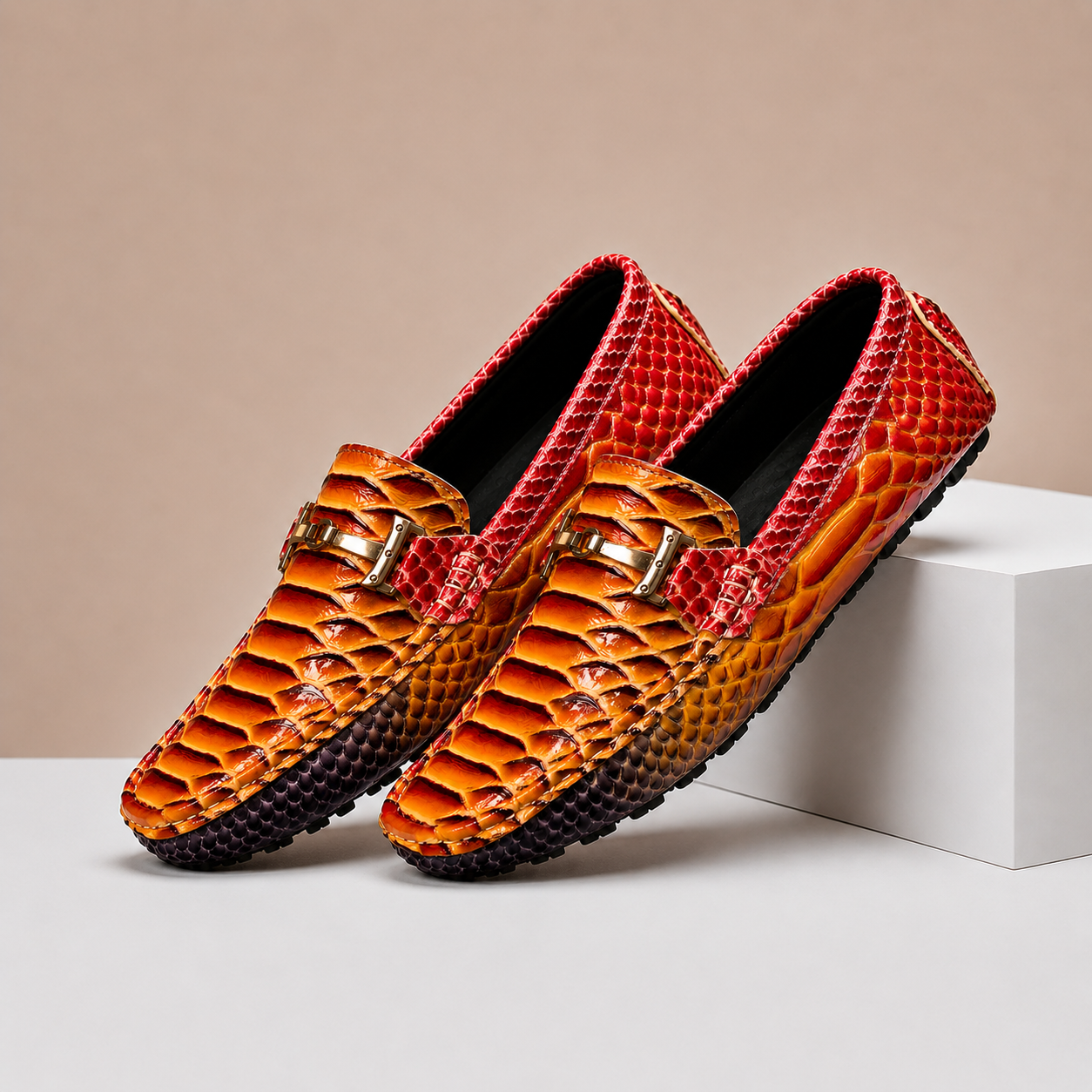 Gradient Snake Print Men Slip-on Driving Loafers with Metal Buckle