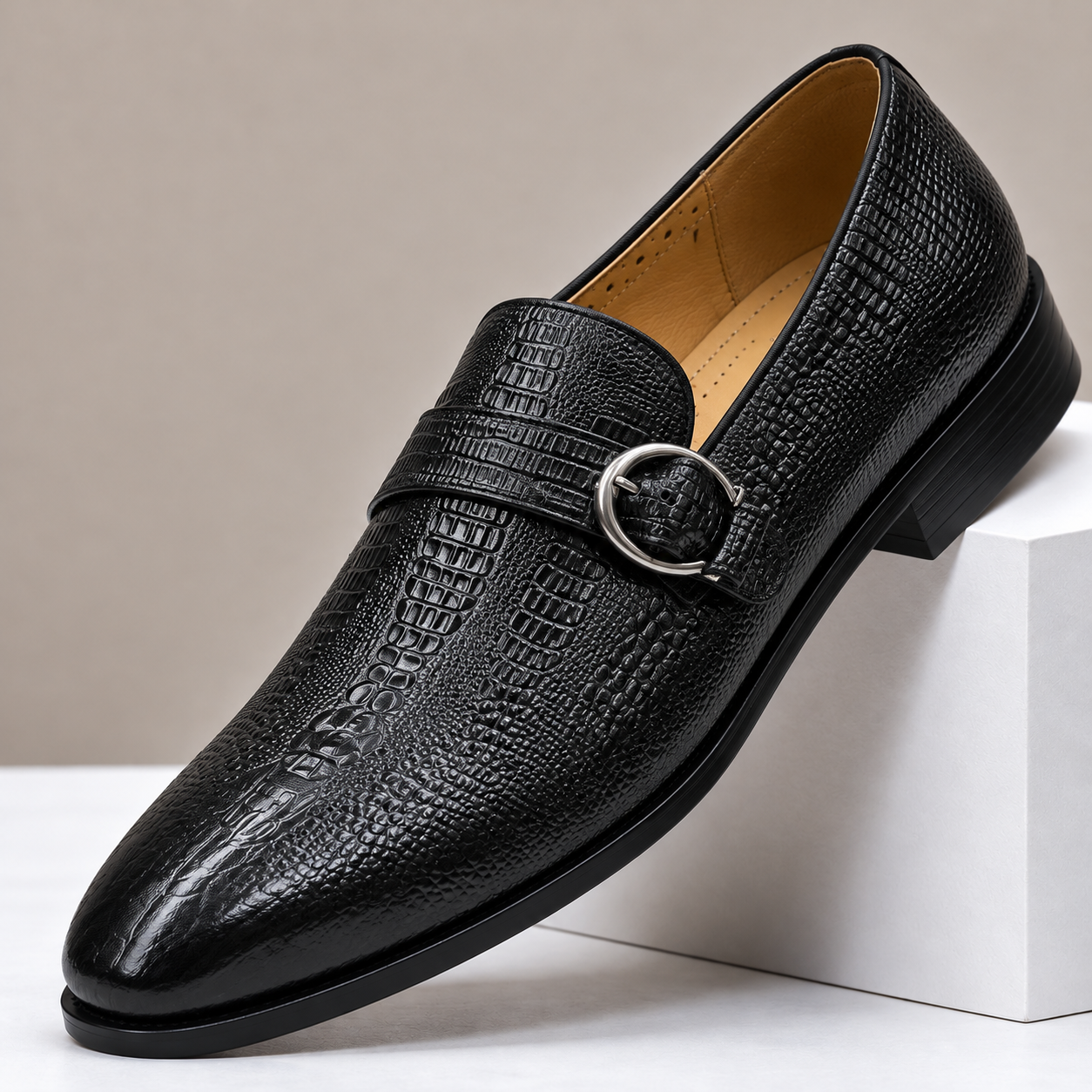Trendy Business Formal Leather Shoes with Crocodile-Embossed Pattern and Buckle Closure