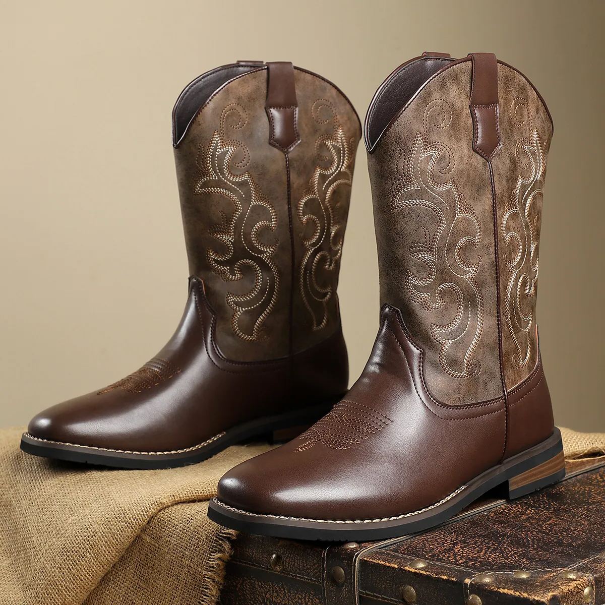 Amazon AliExpress hot cross-border men's mid-tube embroidered retro large-size sleeve multi-color wide-toe knight boots