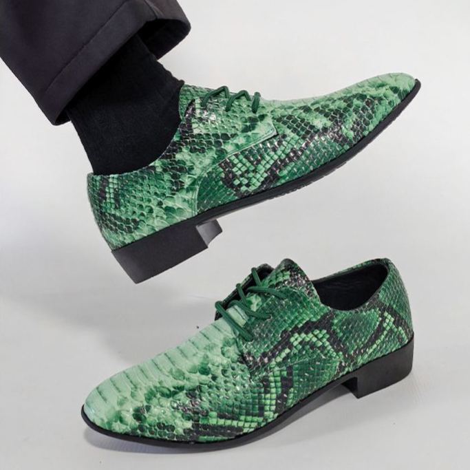 Plus-size glossy stone pattern casual shoes