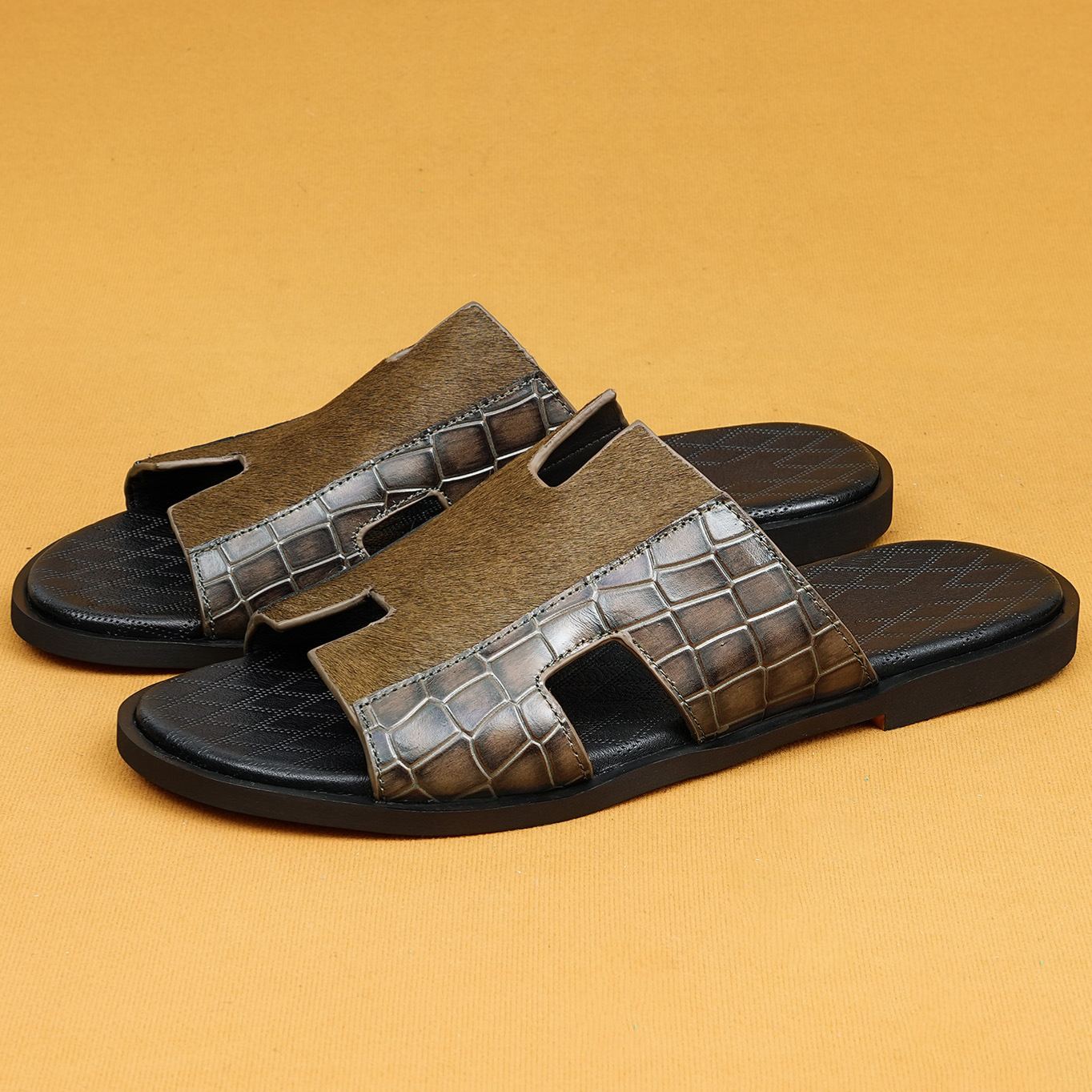 2026 New Style Men's Classic Slippers in Pony Hair and Cowhide Patchwork