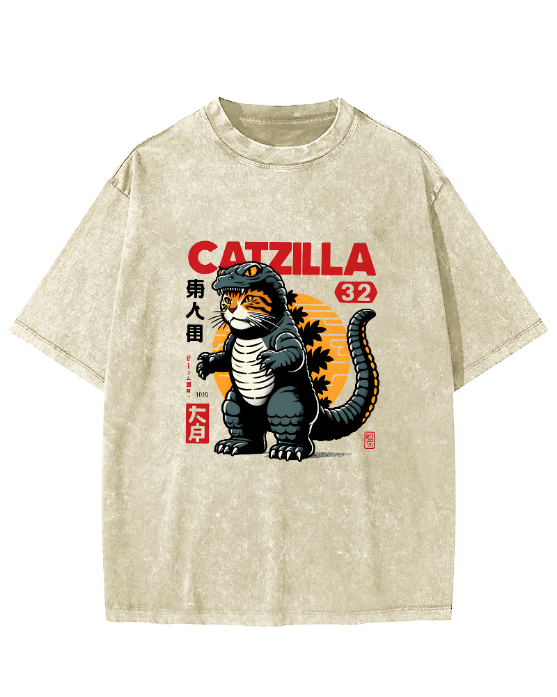 Japanese Mischievous Cat Pattern Vintage Distressed T-shirt-Zazasy