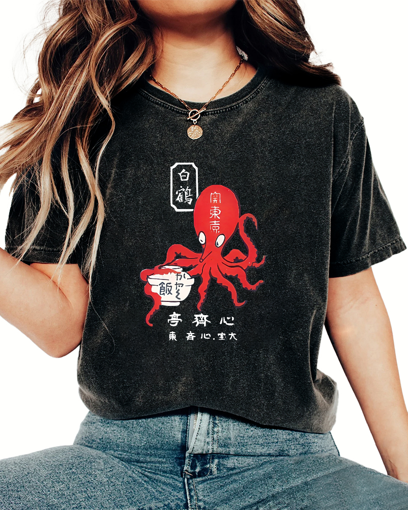 Japanese Script Octopus Pattern Vintage Distressed T-shirt-Zazasy
