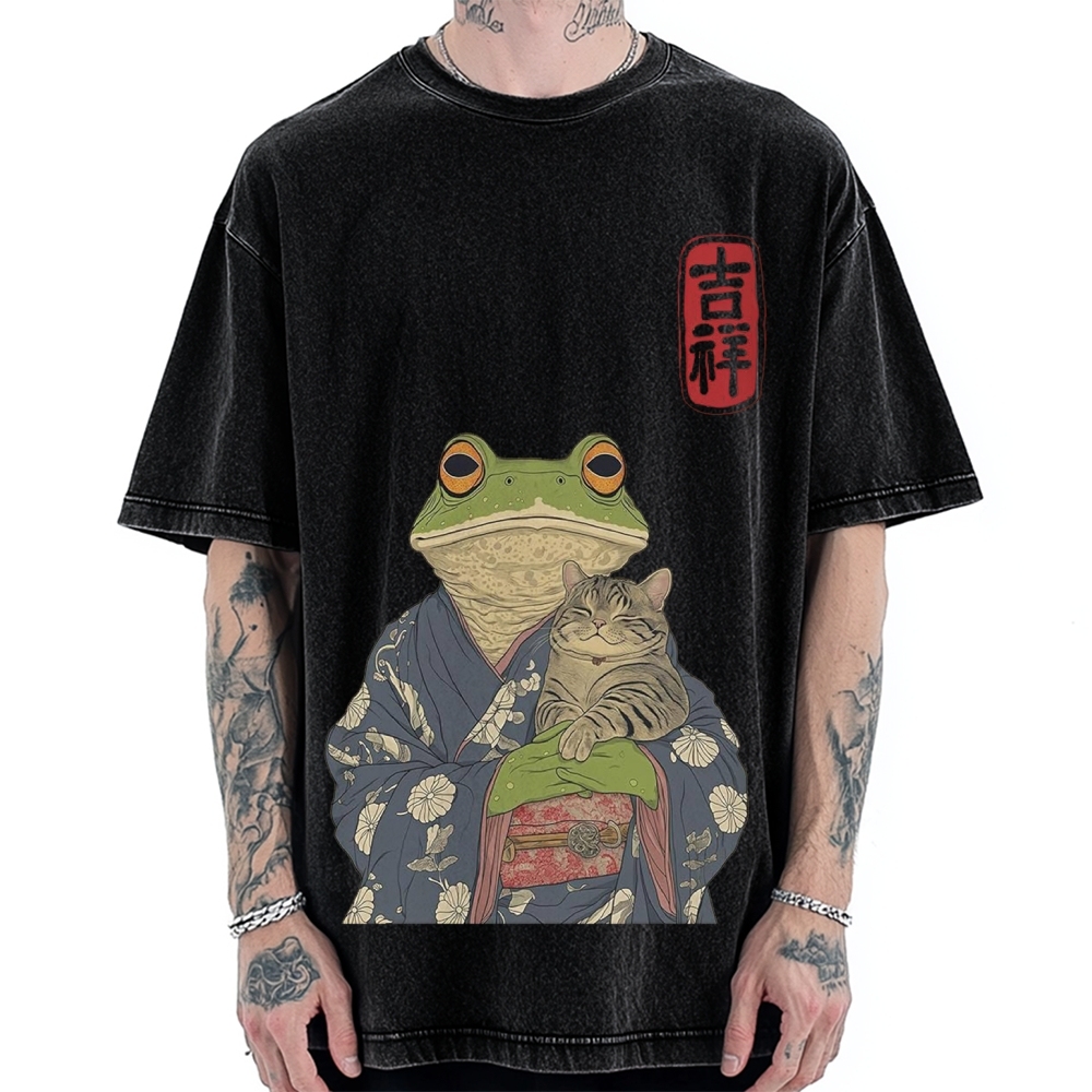 Frog Hugging Cat Ukiyo-e Style Japanese Traditional Art Vintage Washed T-shirt