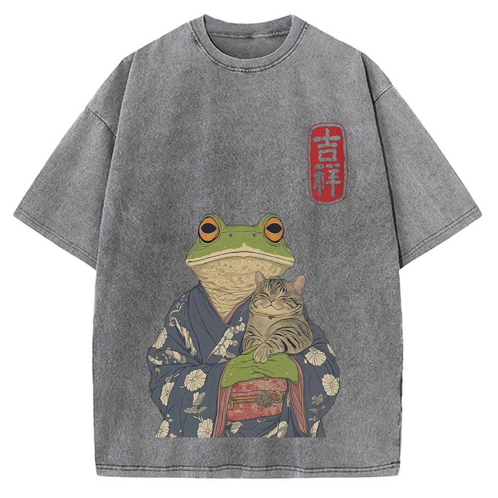 Frog Hugging Cat Ukiyo-e Style Japanese Traditional Art Vintage Washed T-shirt