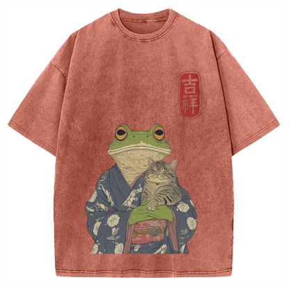 Frog Hugging Cat Ukiyo-e Style Japanese Traditional Art Vintage Washed T-shirt