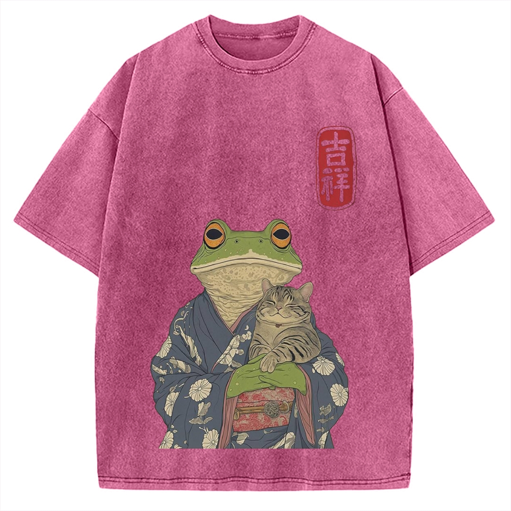 Frog Hugging Cat Ukiyo-e Style Japanese Traditional Art Vintage Washed T-shirt