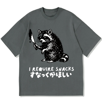Raccoons wield knife requise snacks funny Japan Cotton casual T-shirt