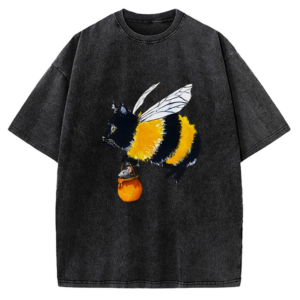 Funny Bee Cat Catching Mouse Vintage Washed T-shirt
