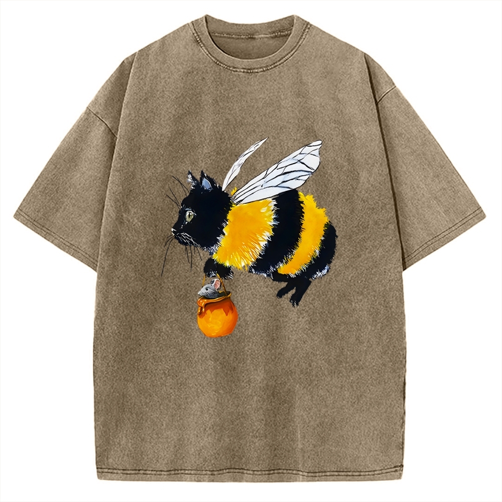 Funny Bee Cat Catching Mouse Vintage Washed T-shirt