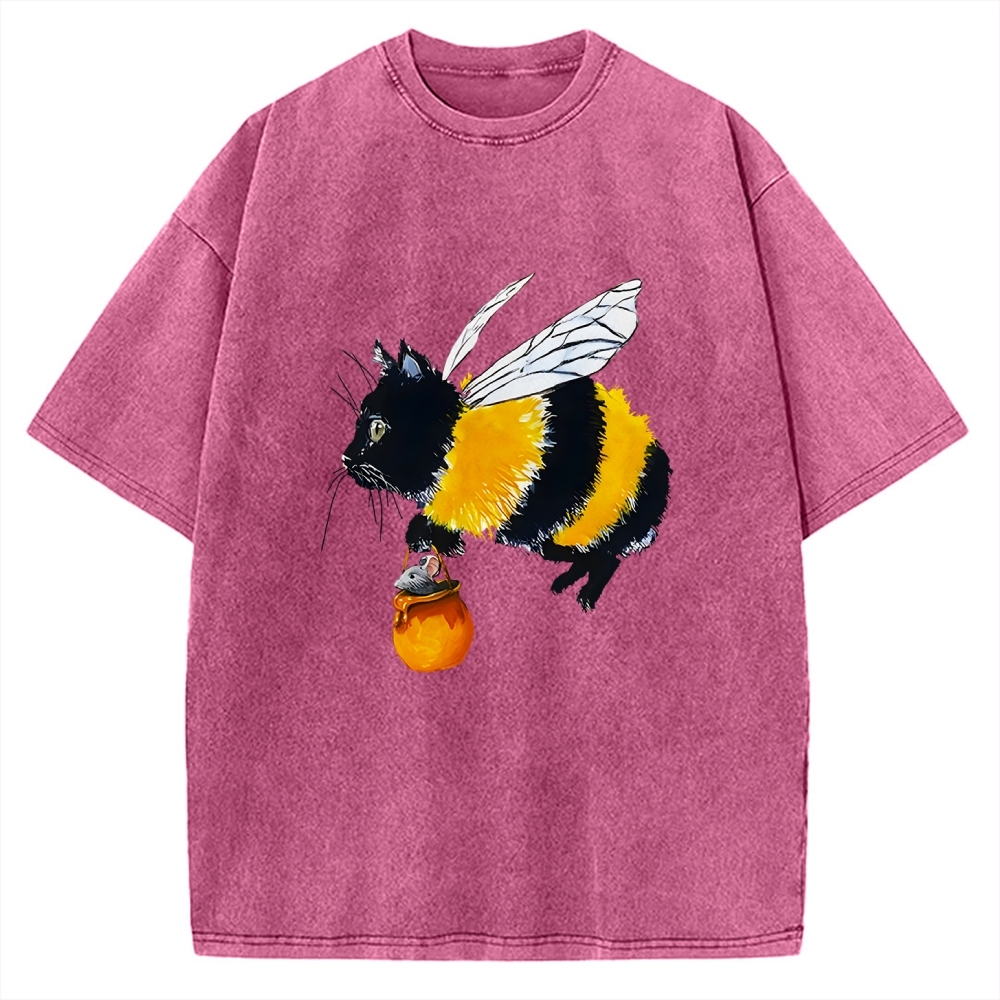 Funny Bee Cat Catching Mouse Vintage Washed T-shirt