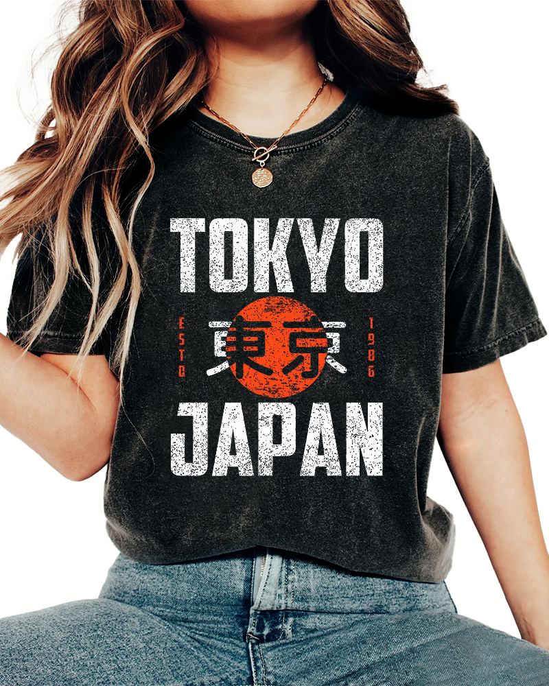 Tokyo Script in Japan Vintage Distressed T-shirt-Zazasy