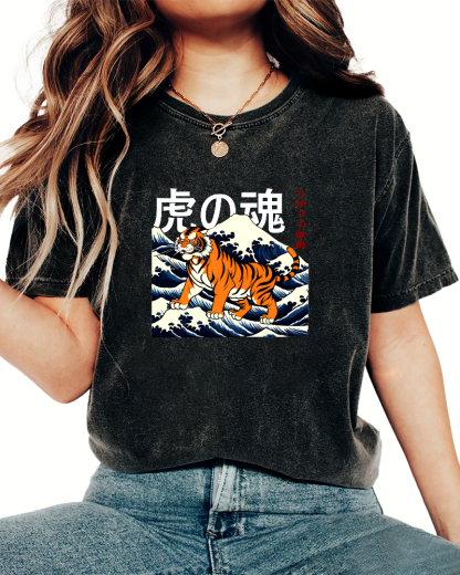 Japanese Tiger Soul Pattern Vintage Distressed T-shirt-Zazasy