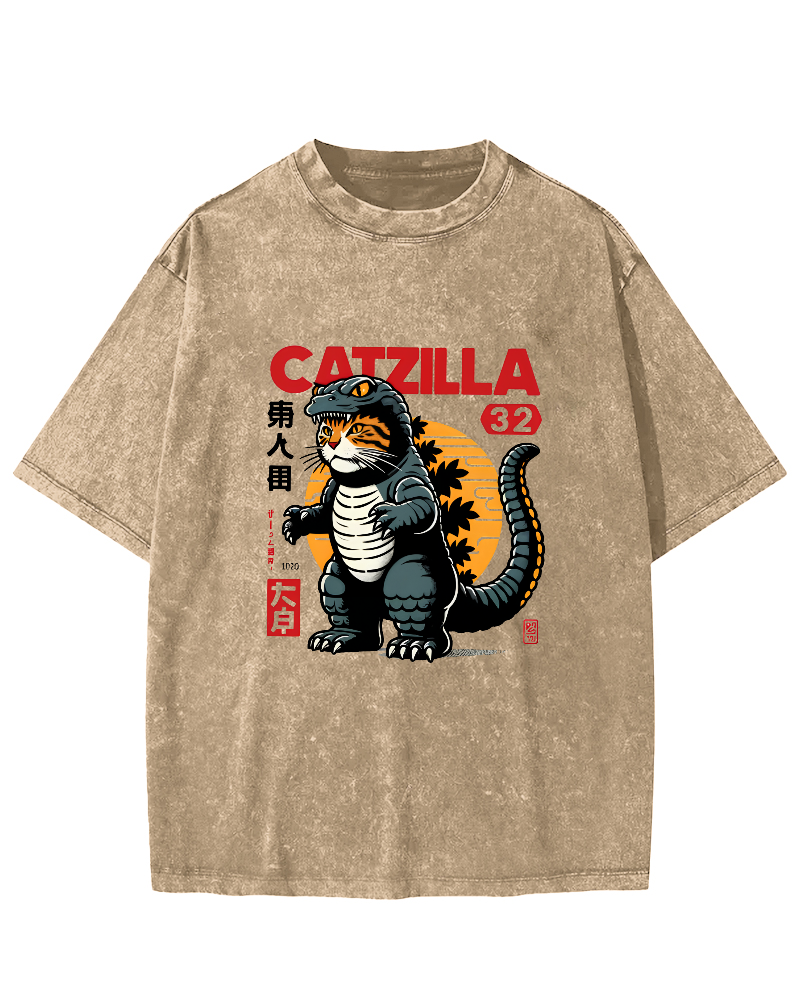 Japanese Mischievous Cat Pattern Vintage Distressed T-shirt-Zazasy