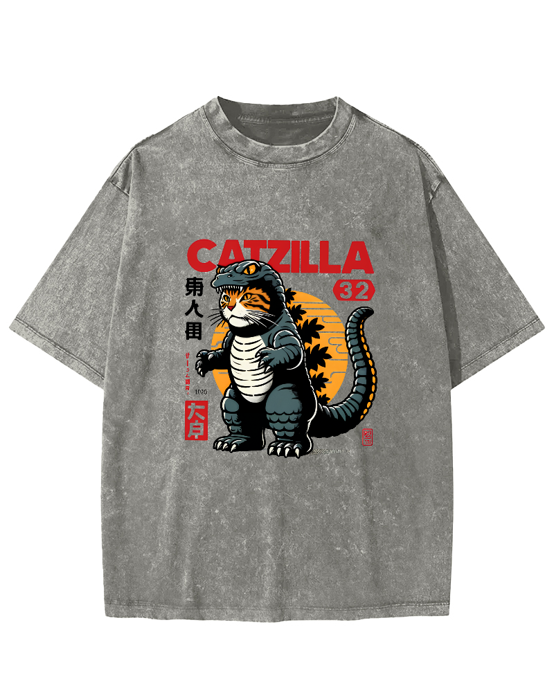 Japanese Mischievous Cat Pattern Vintage Distressed T-shirt-Zazasy