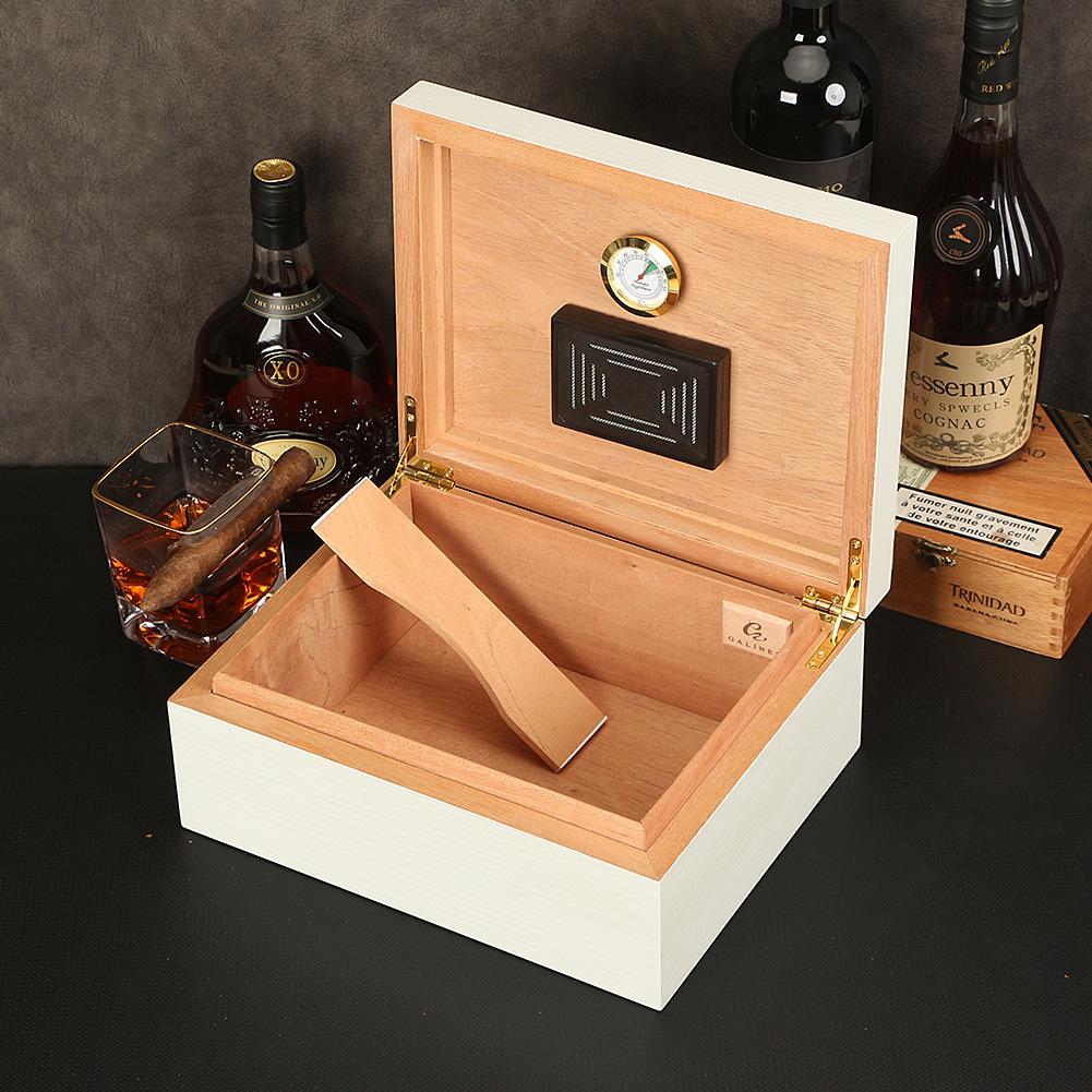 Benjamin Piano Finish Cedarwood Cigar Humidor-40-50 Cigars