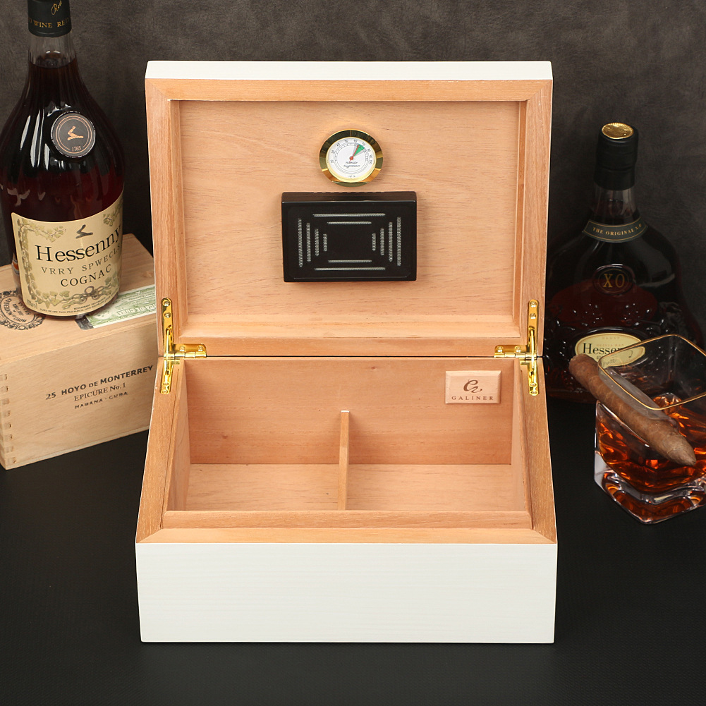 Benjamin Piano Finish Cedarwood Cigar Humidor-40-50 Cigars