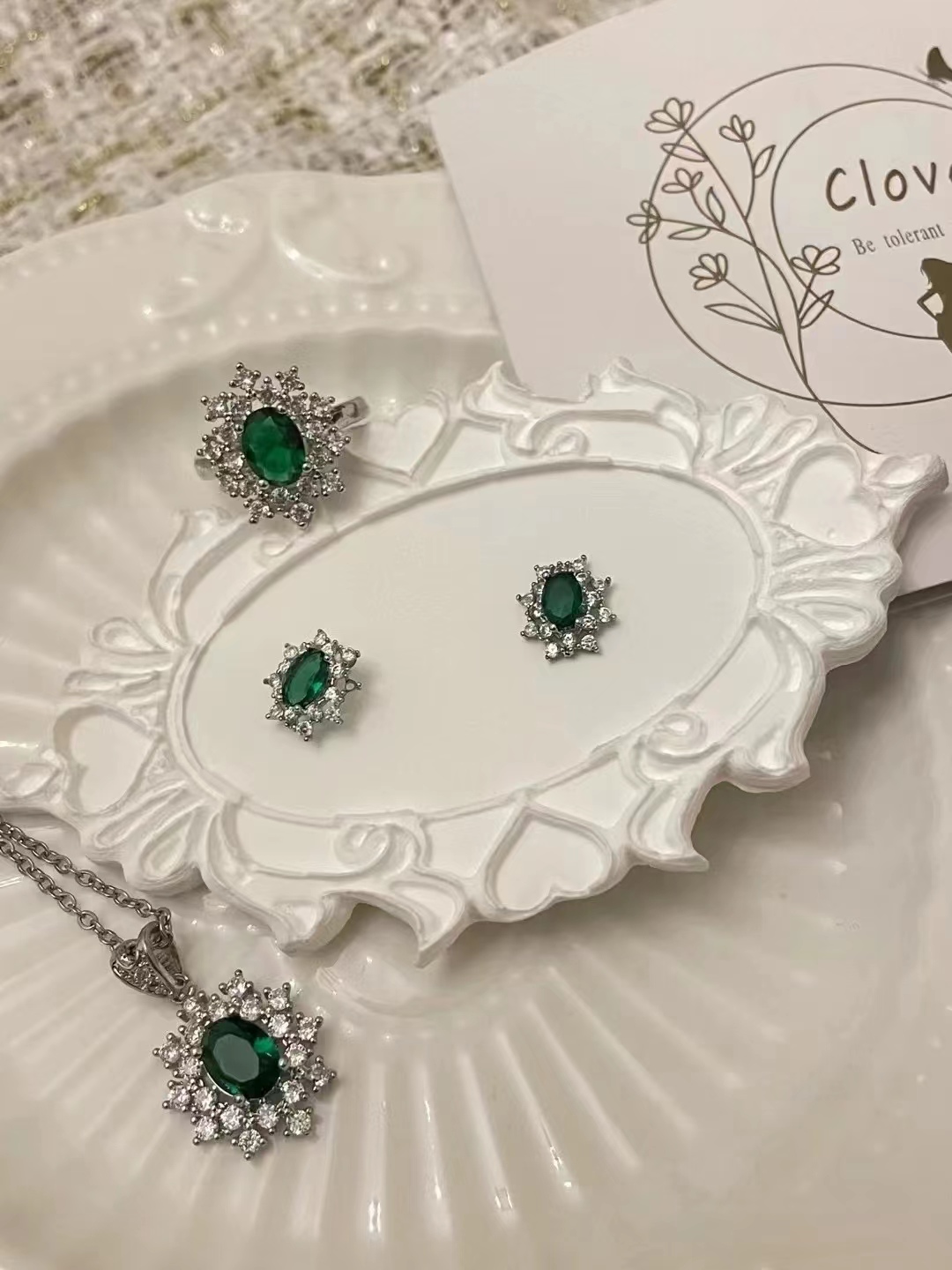 🎁 ¡Descuento del 48% en todos los productos! Verde Sevilla Elegancia 🌿🏰💖