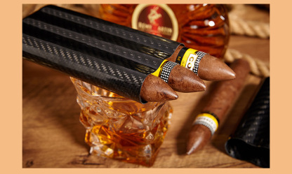 Carbon Fiber Cigar Case Humidors Tube Holder Storage Box Travel Case Modern Lightweight Portable Elegant Ideal for Travelers