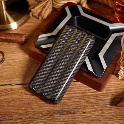Carbon Fiber Cigar Case Humidors Tube Holder Storage Box Travel Case Modern Lightweight Portable Elegant Ideal for Travelers