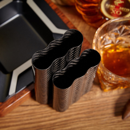 Carbon Fiber Cigar Case Humidors Tube Holder Storage Box Travel Case Modern Lightweight Portable Elegant Ideal for Travelers