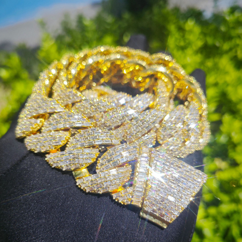 25mm Moissanite Hip Hop T Square Diagonal Buckle Crescent Design Cuban Chain