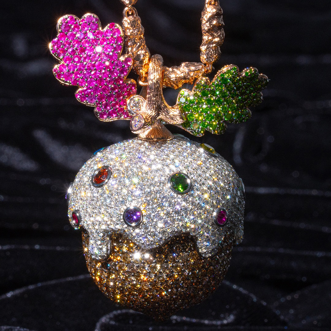 acorn pendant front view luxury streetwear jewelry