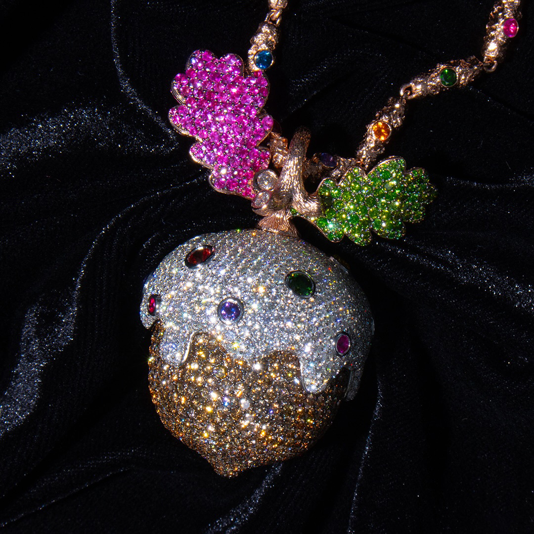 acorn pendant side view premium craftsmanship detail jewelry