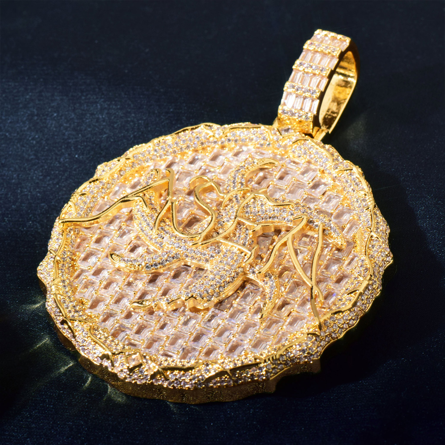 Iced Moissanite Diamond Hip-Hop Thorn Circle Medallion Pendant