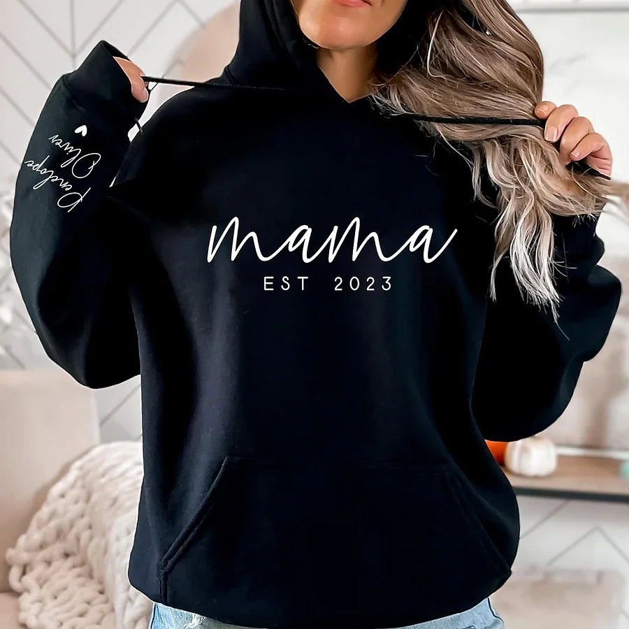 Minimalist Mama Sweatshirt with Date and Children Name
